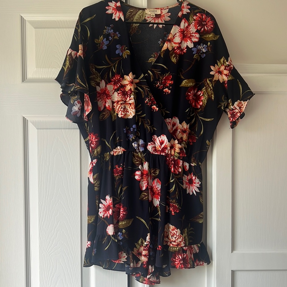 Umgee Floral Romper - Size Large
